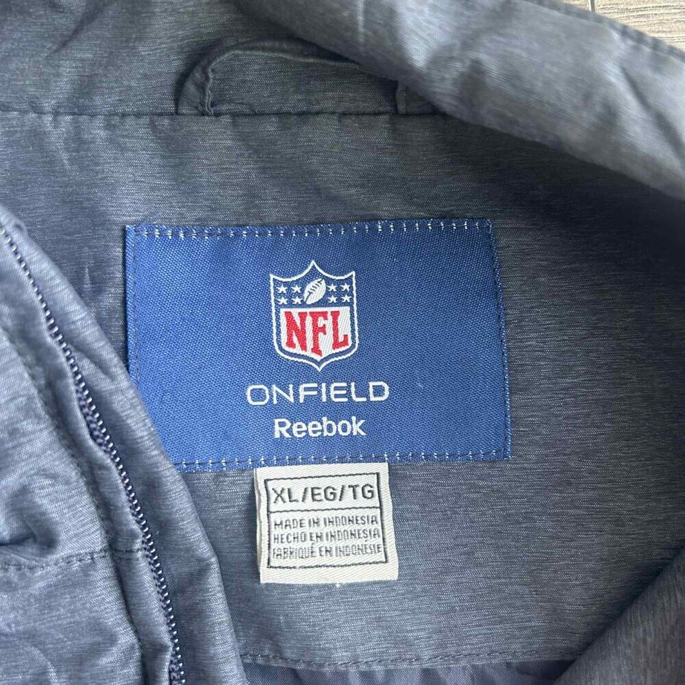 New England Patriots On‑Field Windbreaker - XL - Picture 6 of 7